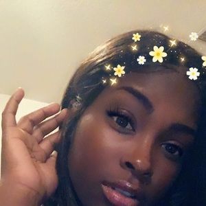 Meet your Posher, Queen